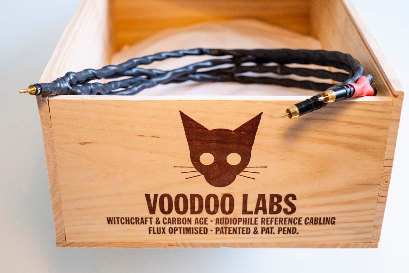 VL CARBON AGE™ MASTER SORCERER Streaming 6,3/3,5mm to RCA